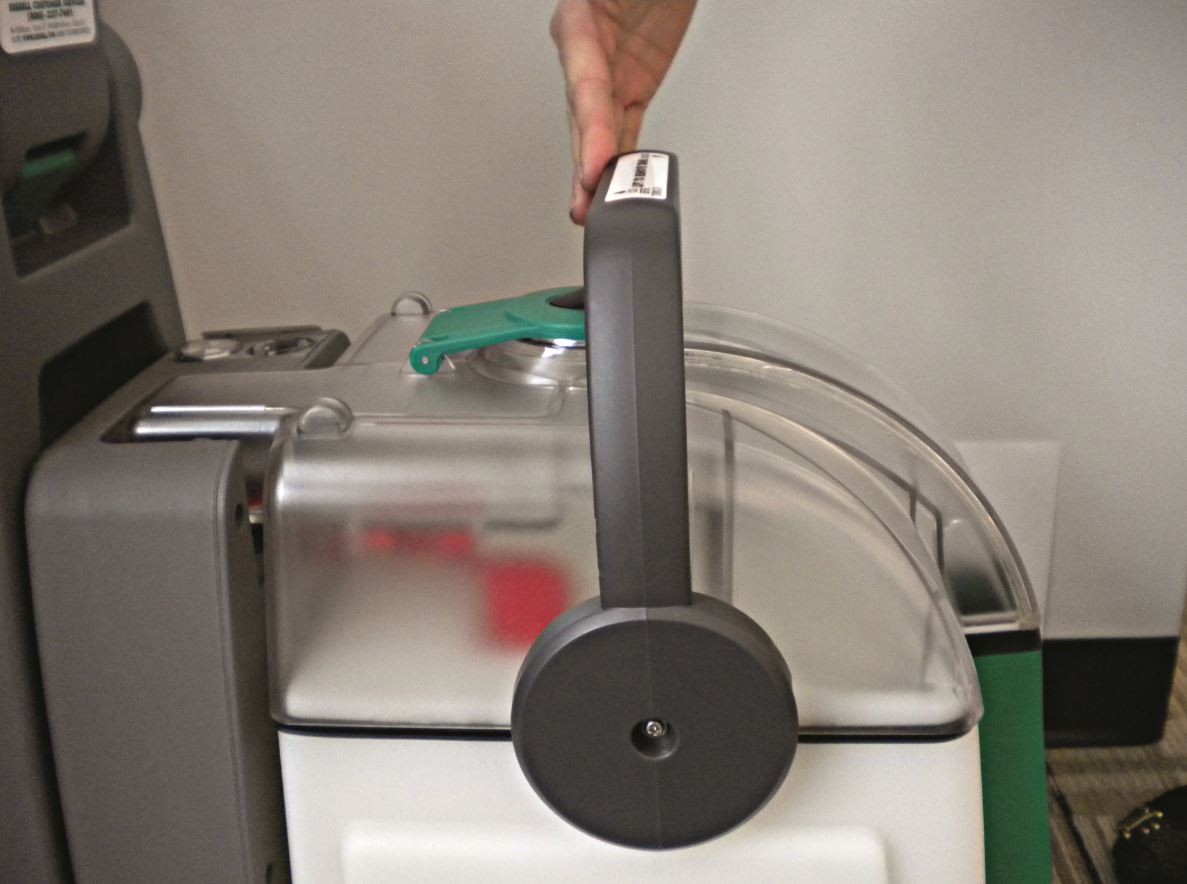 Adjustable tank handle